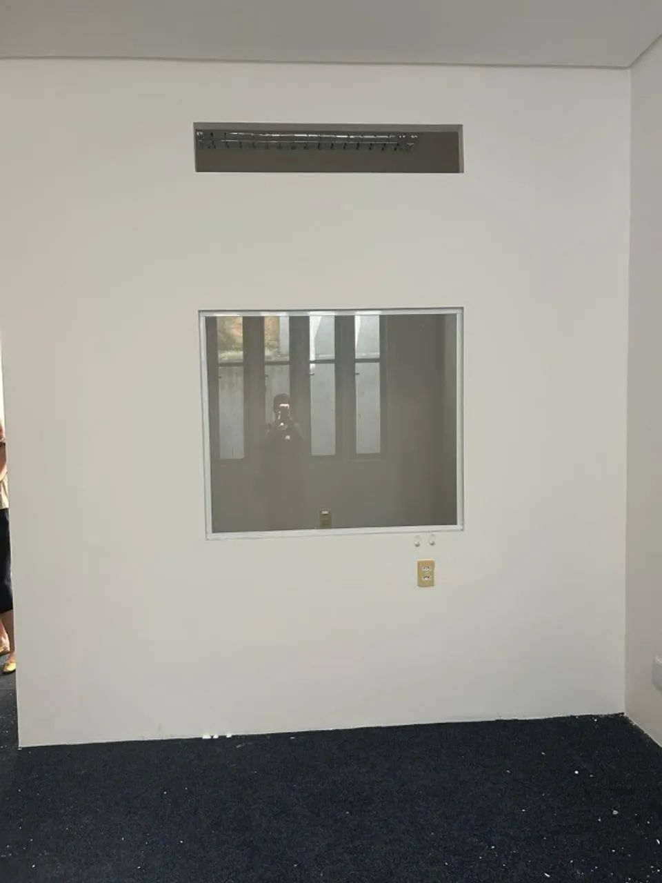 Alugo sala comercial na Av. Santos Dumont, ao lado do Hospital Gênesis