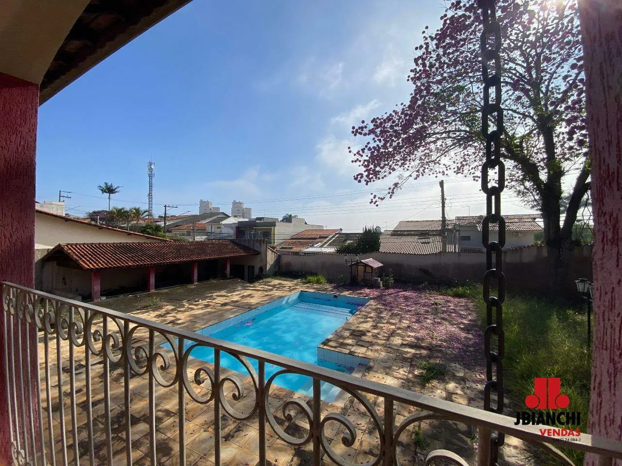 Casa térrea para locação residencial ou comercial na Vila Oliveira, Mogi das Cruzes.