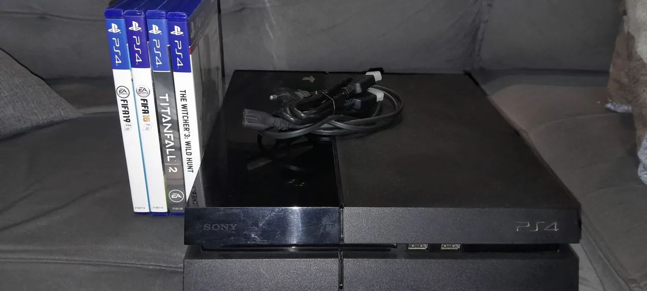 PS4 Fat 500GB Usado - Ótimo Estado + 4 Jogos (Sem Controle) - Foto 2