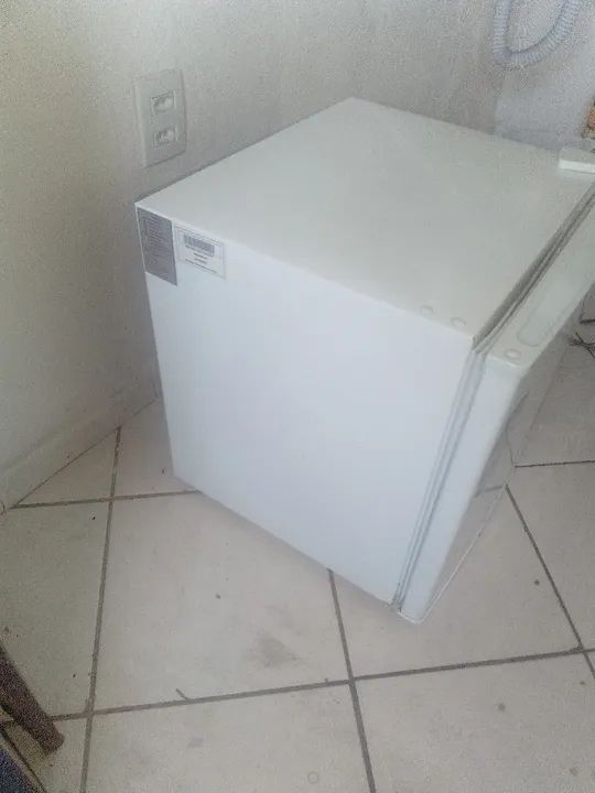 Geladeira Midea 45 Litros 127 V - Foto 3