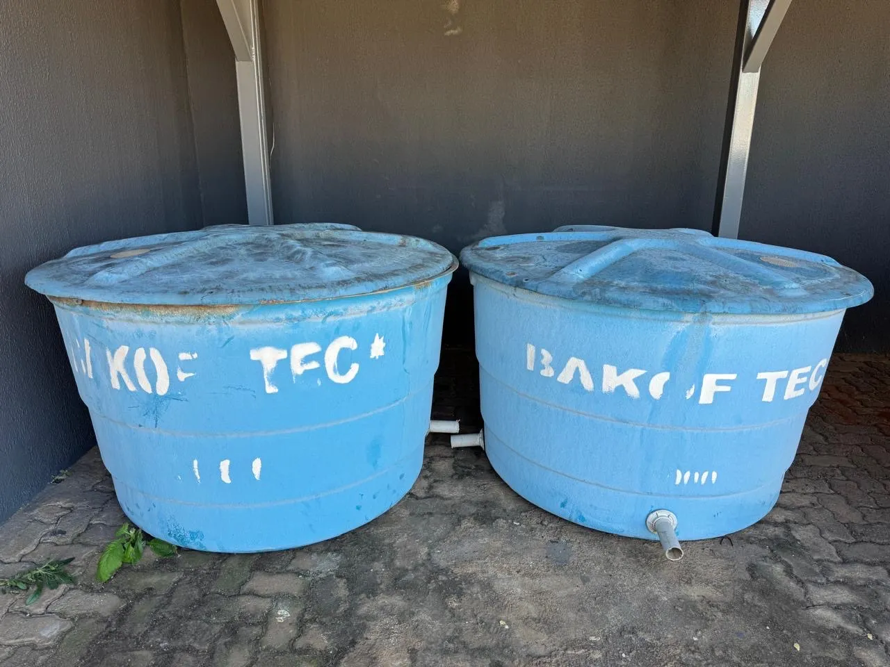 Caixas de água 1.000 litros