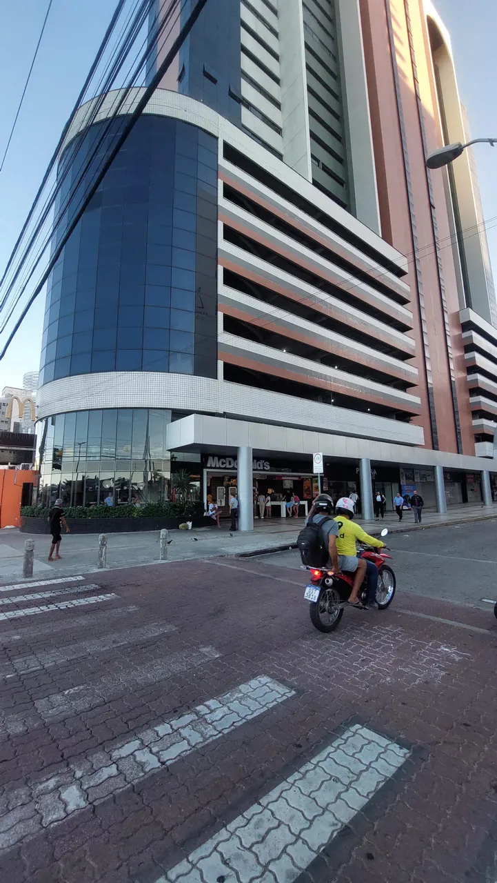 Sala comercial mobiliada em Fortaleza na avenida beira Mar