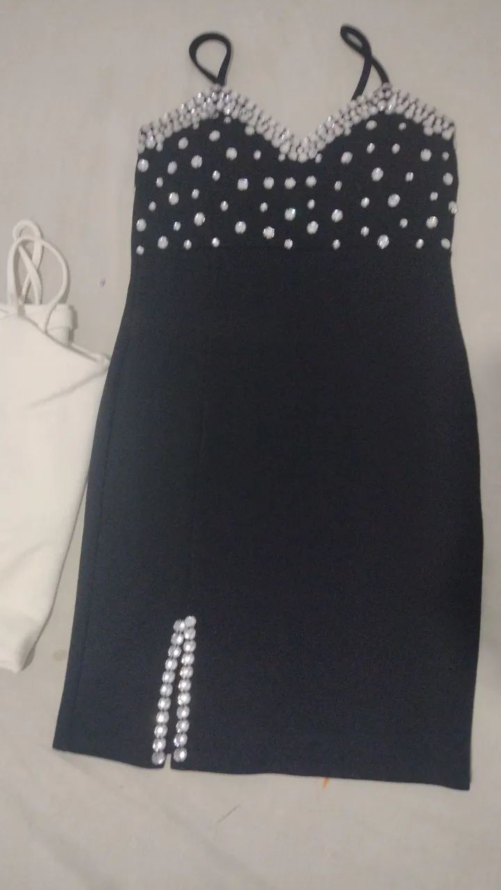 Vestido preto com brilho - Foto 4