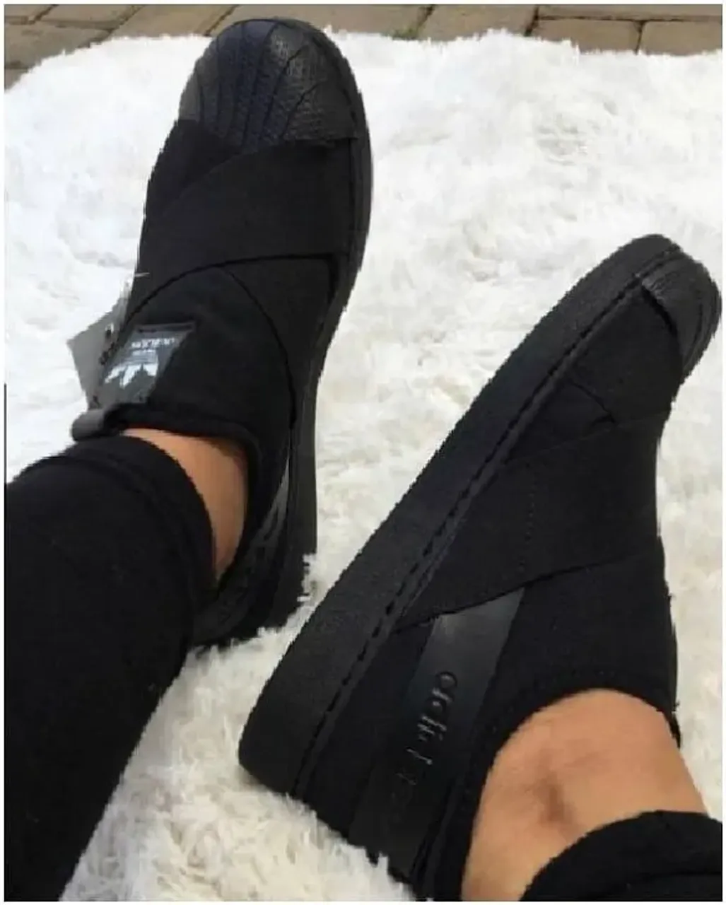 Adidas preto