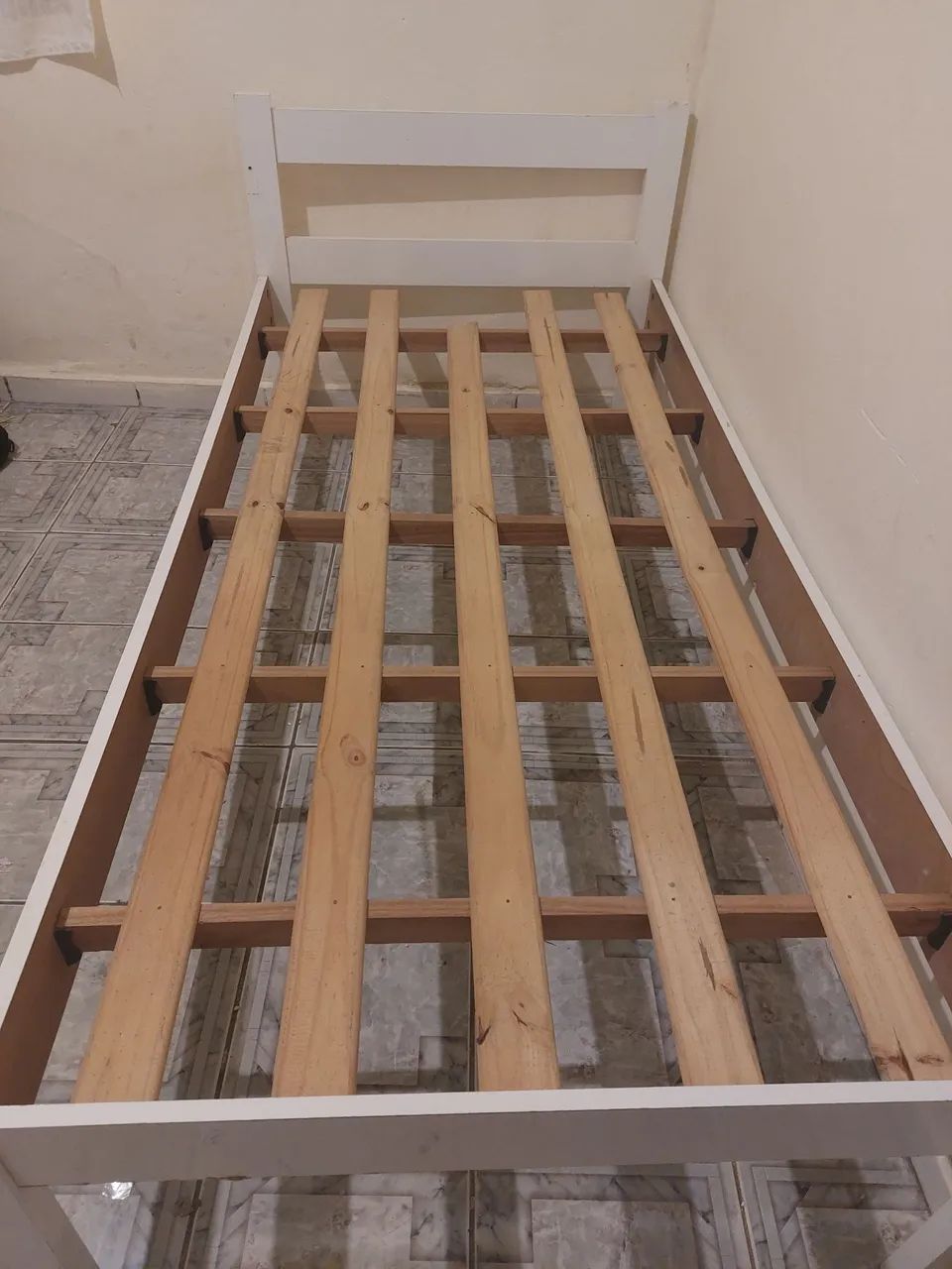 Cama de solteiro 130 reais