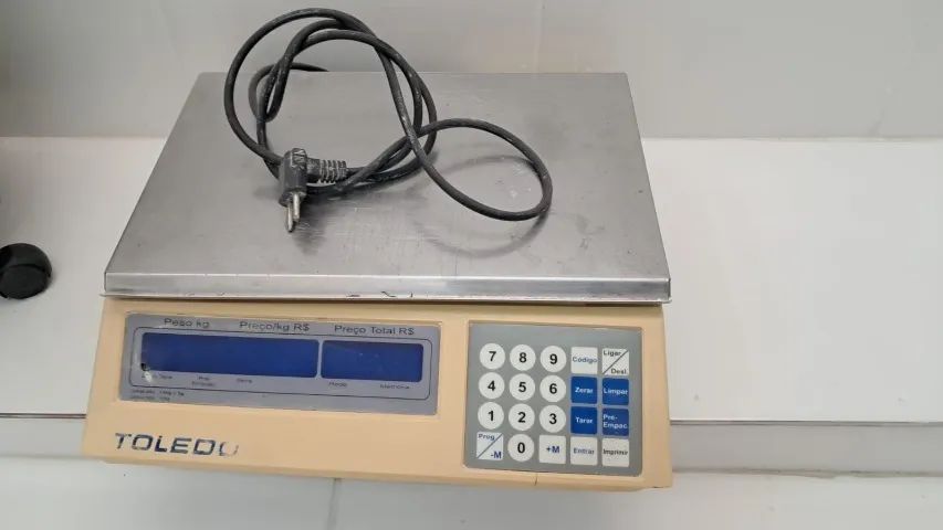 VENDO BALANÇA COMERCIAL TOLEDO USADA, IDEAL PARA COMÉRCIO