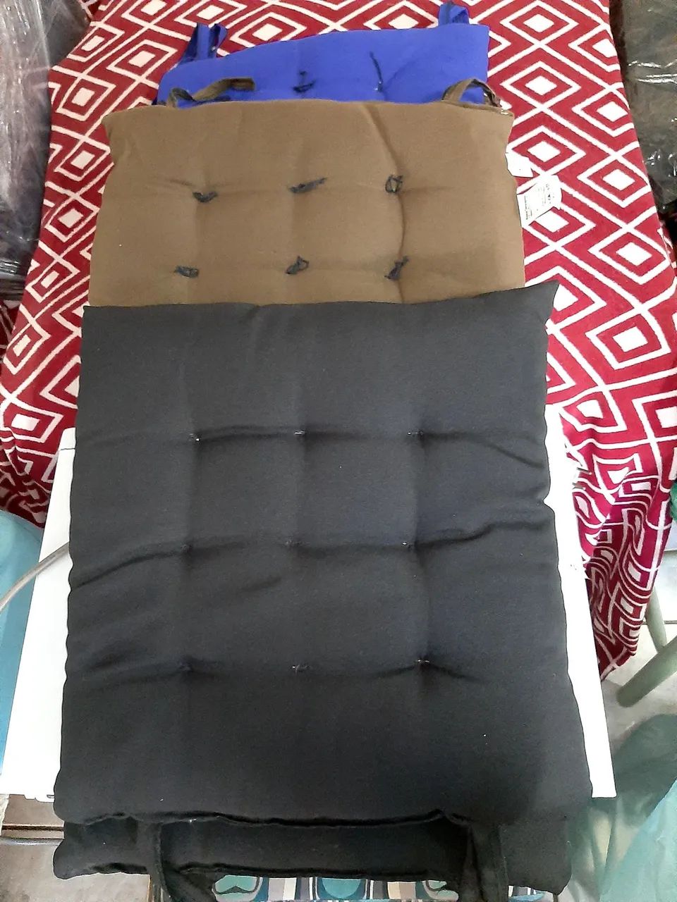 Almofadas futon Preto e Marrom e Azul, tam. 40x40 tecido grosso 30% algodão. - Foto 2