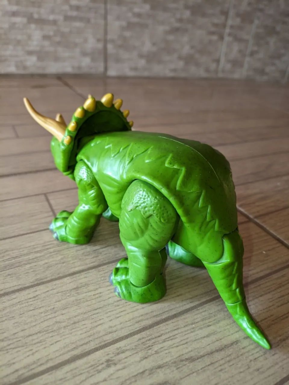 Fisher Price Dinossauro Triceratops Figura Brinquedo - Foto 4