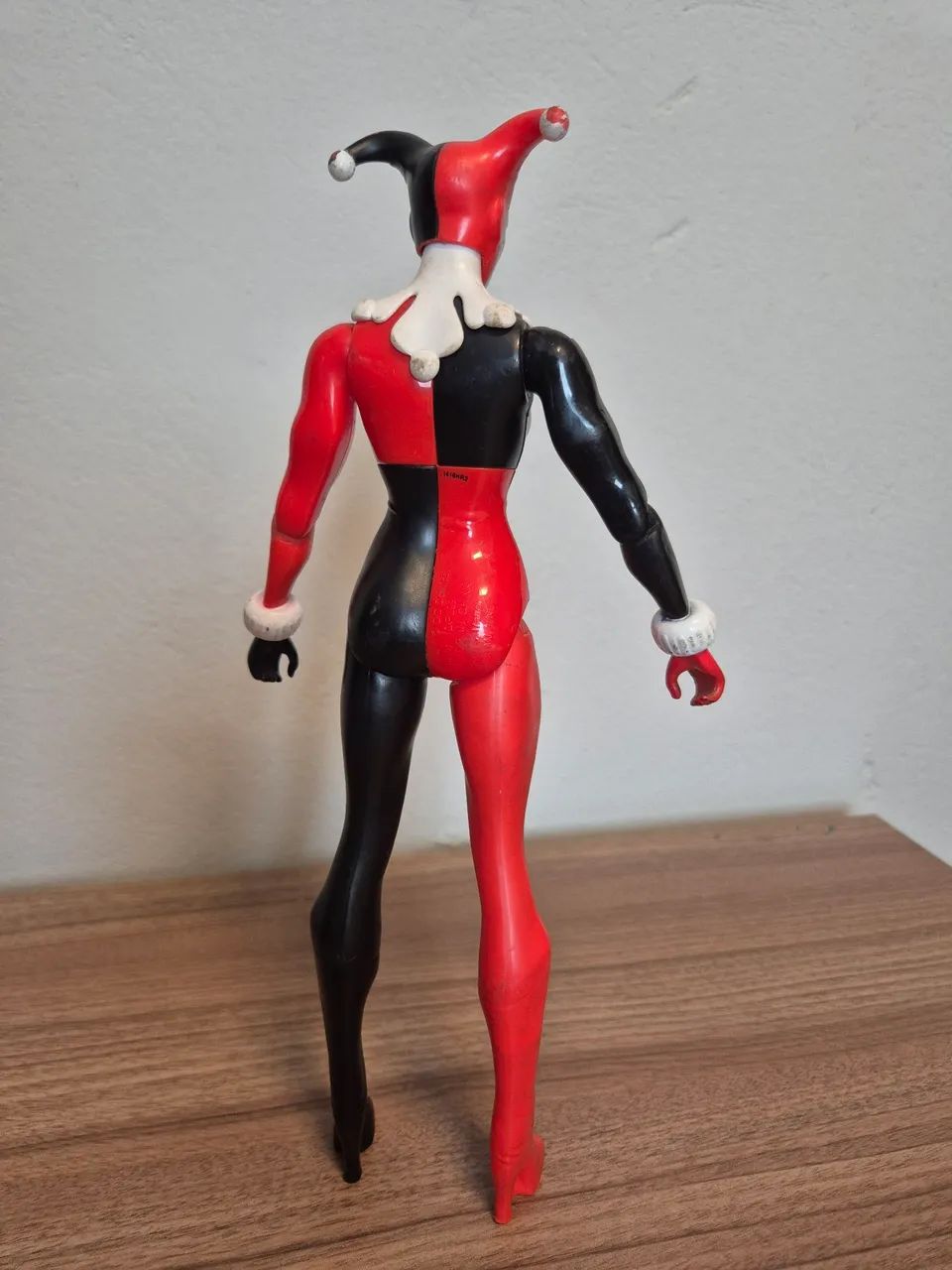 Boneca Exclusiva e Rara Arlequina DC Comics da Mattel, 30cm, sem caixa original  (usado). - Foto 2
