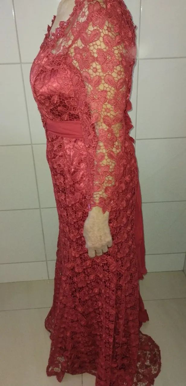 Vestido de festa cor Vermelho Queimado em renda e bodado - Foto 2
