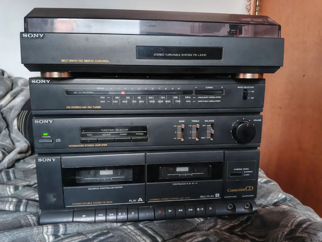 Aparelho de Som Sony LBT 32W Com toca discos Funcionando