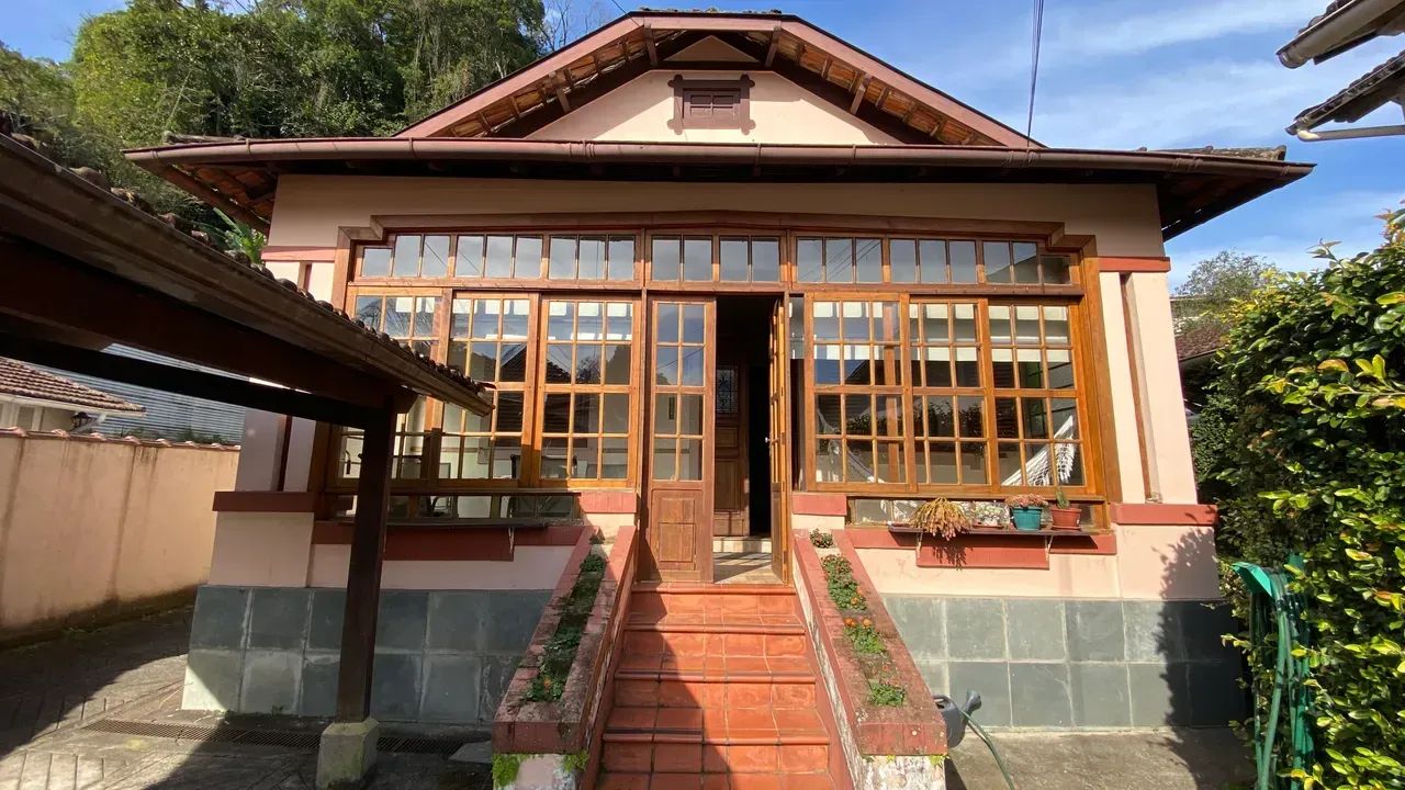 Casa à venda no Centro da Cidade de Petrópolis Rj