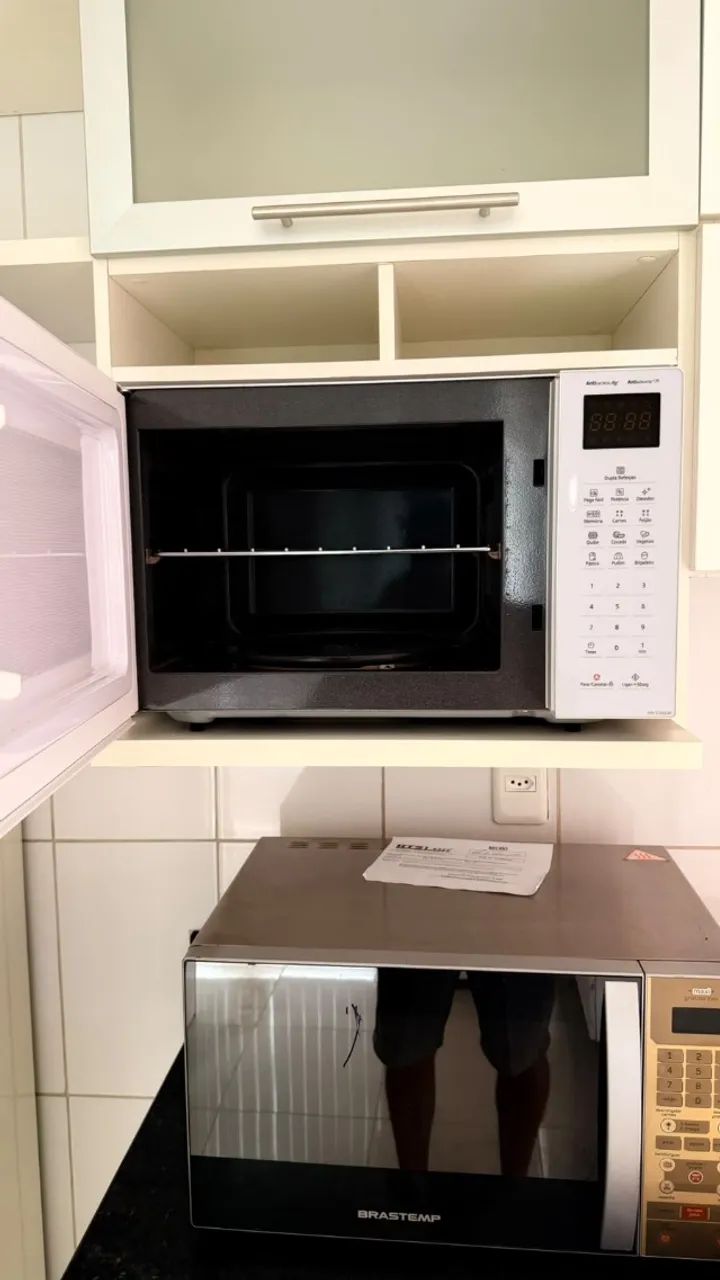 Microondas Panasonic Branco 34 L - Foto 2
