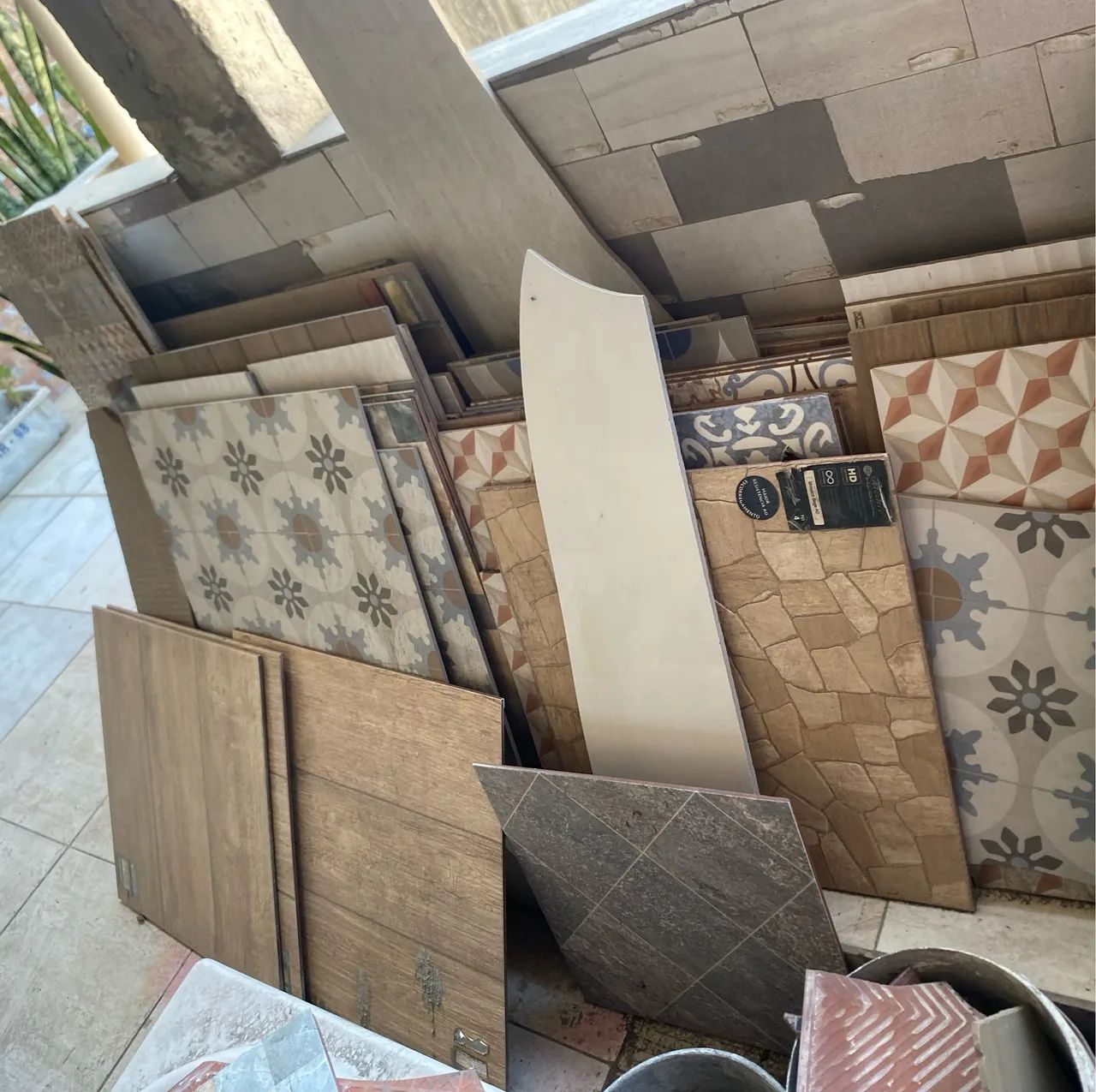Various Floor Tiles - Read the listing carefully!