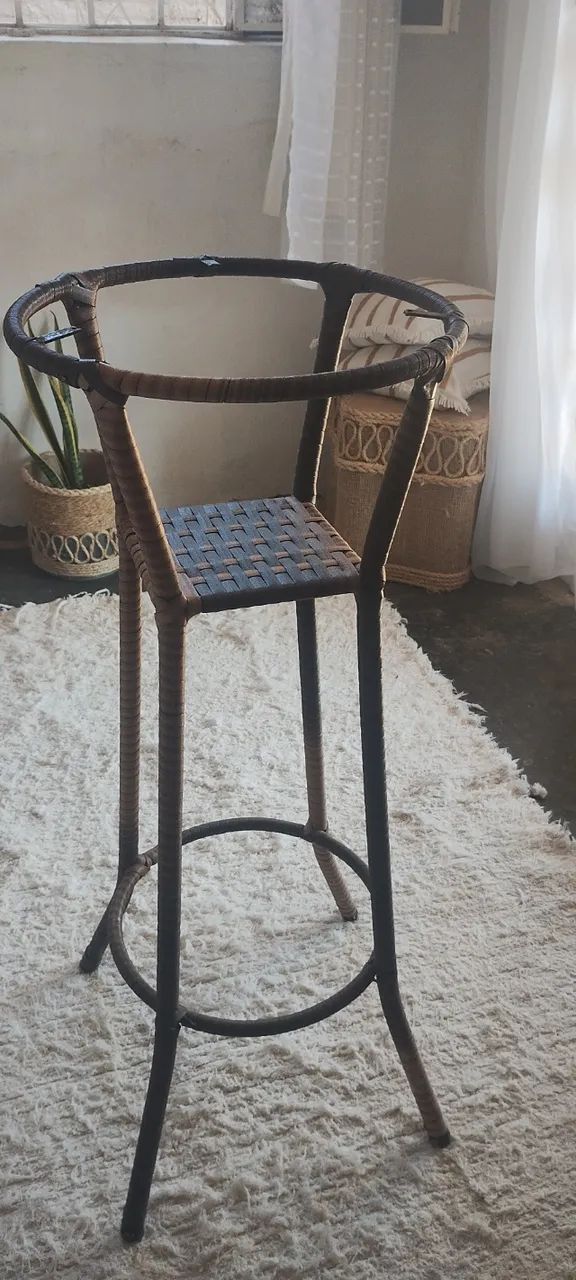 Conjunto mesa com 3 cadeiras altas - Foto 2