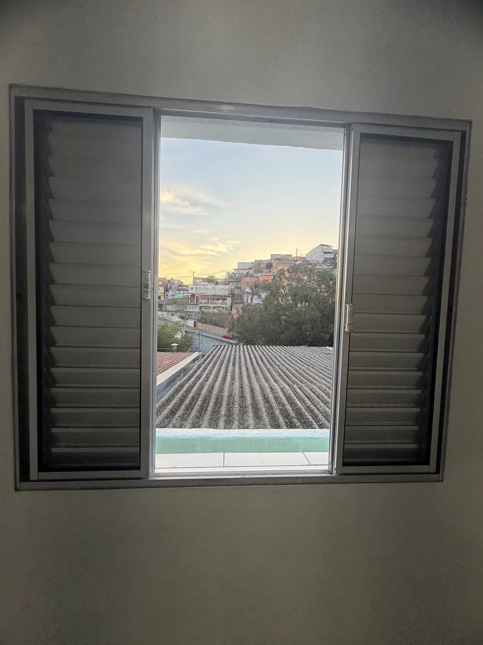 Aluga-se casa com 2 cômodos + banheiro  - Foto 4