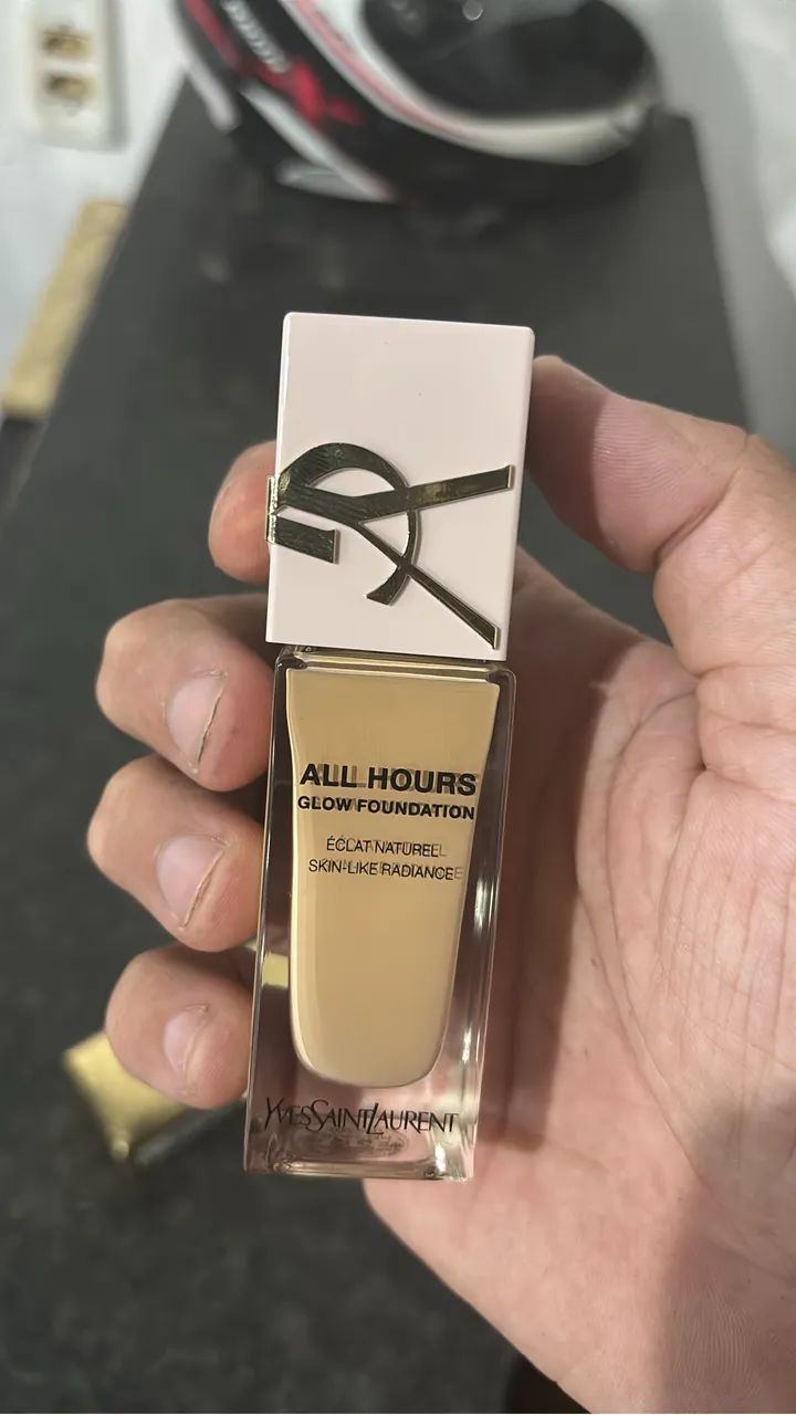 BASE LÍQUIDA YSL ALL HOURS GLOW FOUNDATION - Foto 3