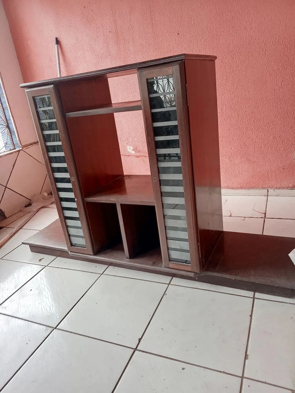 Móvel com porta CD