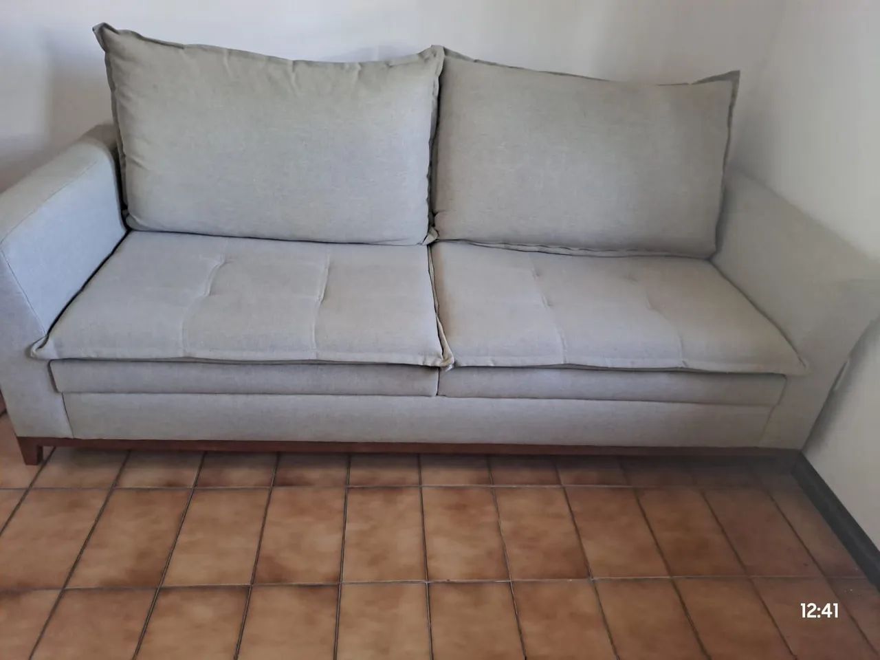 Sofá moderno