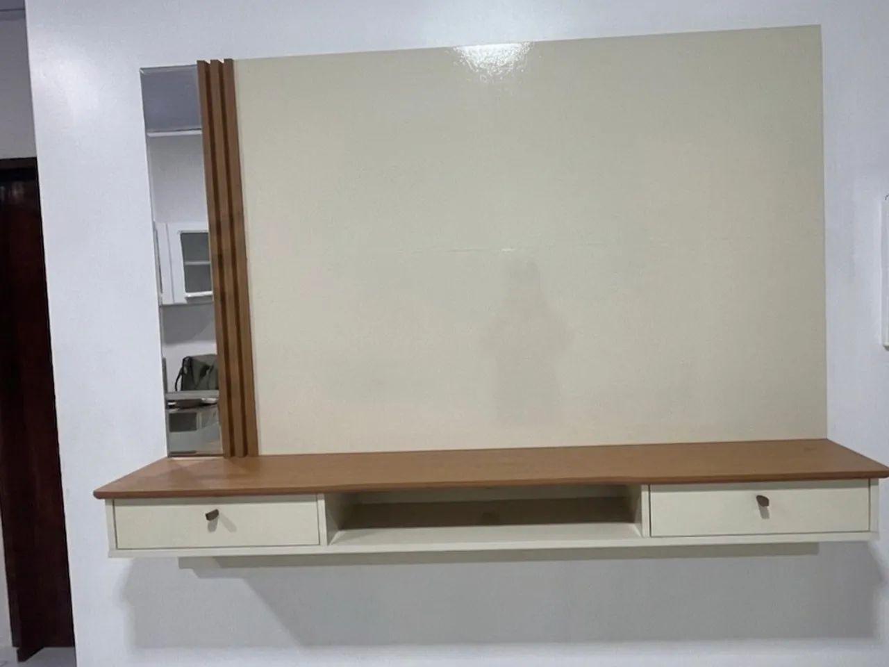 Painel para TV com Rack Suspenso