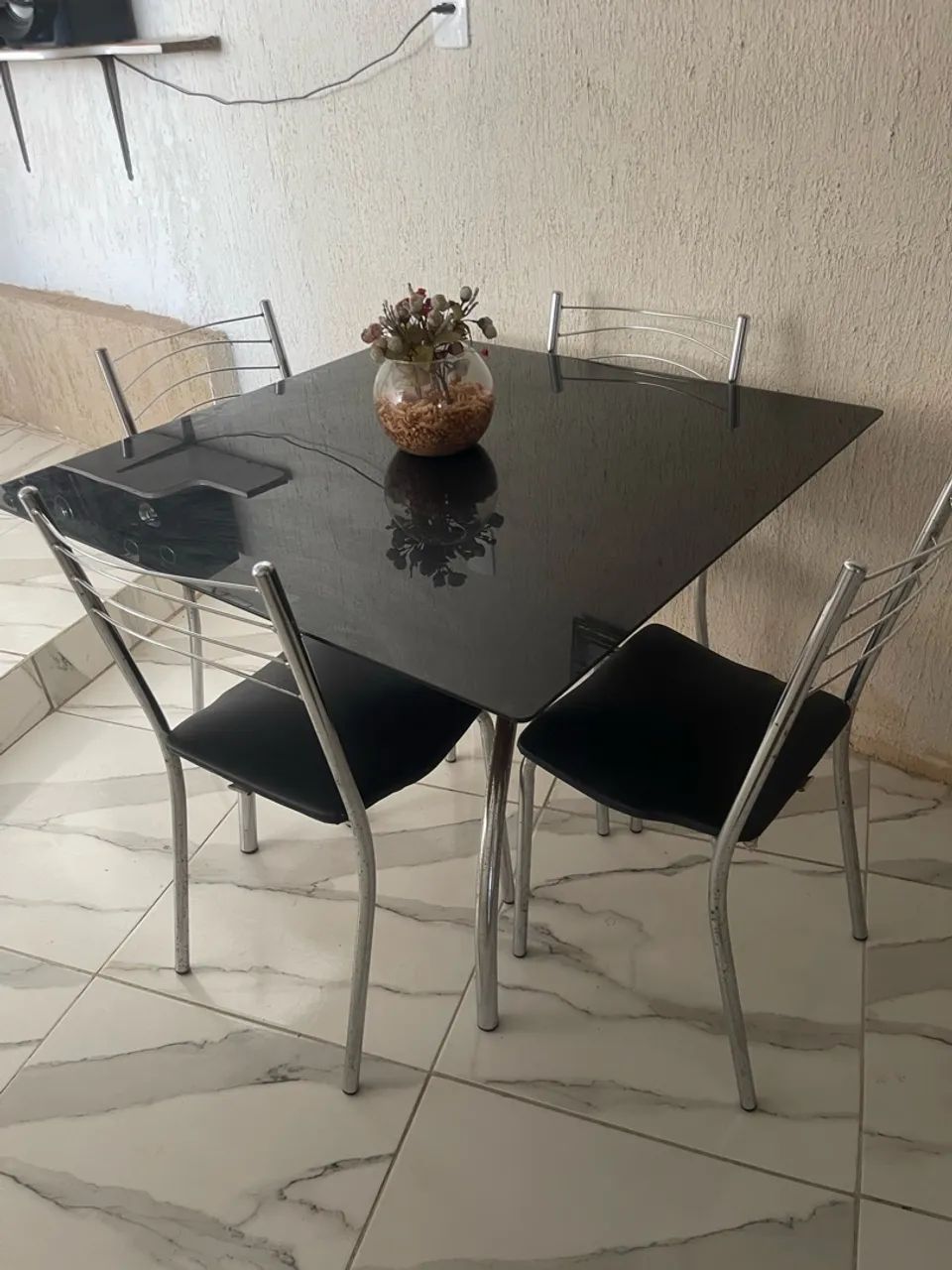 Mesa c/ 4 cadeiras