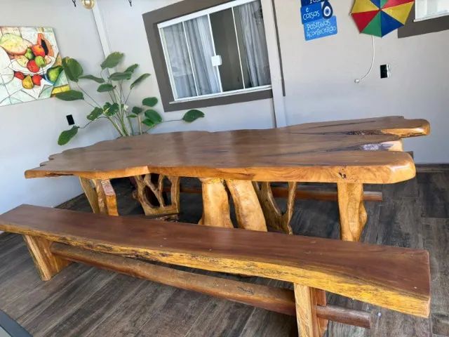 MESA RÚSTICA EM MADEIRA MACIÇA TIPUANA + BANCOS - PEÇA ÚNICA - Foto 2