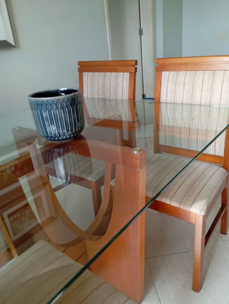 Mesa de vidro com cadeiras p/4 pessoas - Foto 3