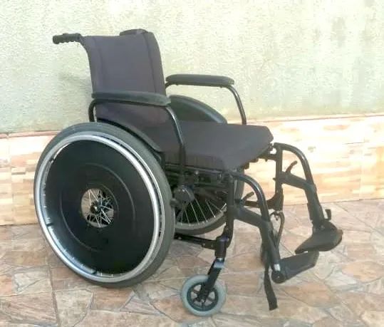 Cadeira de Rodas  - Foto 2