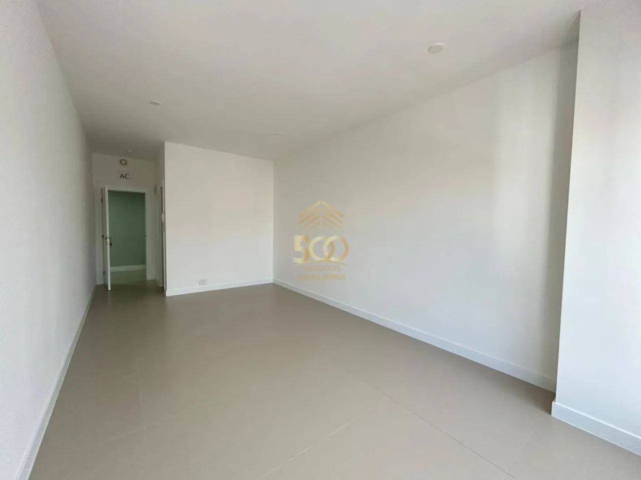 Comercial  Salas Comerciais - 37,00 (M²) de Área Total - 25,12 (M²) de Área Privativa - R$ - Foto 3