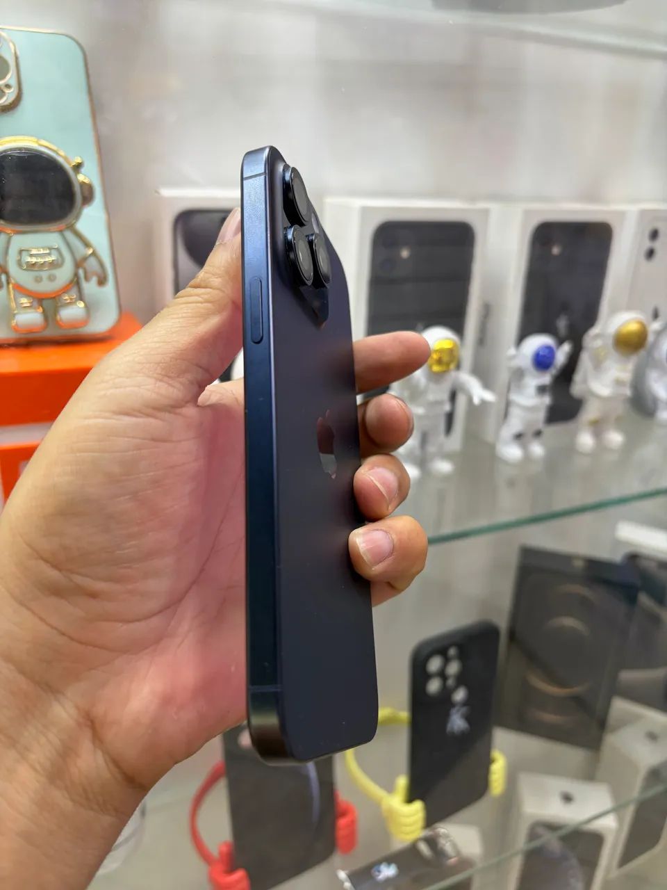 iPhone 15 pro max semi novo 256 G  - Foto 2