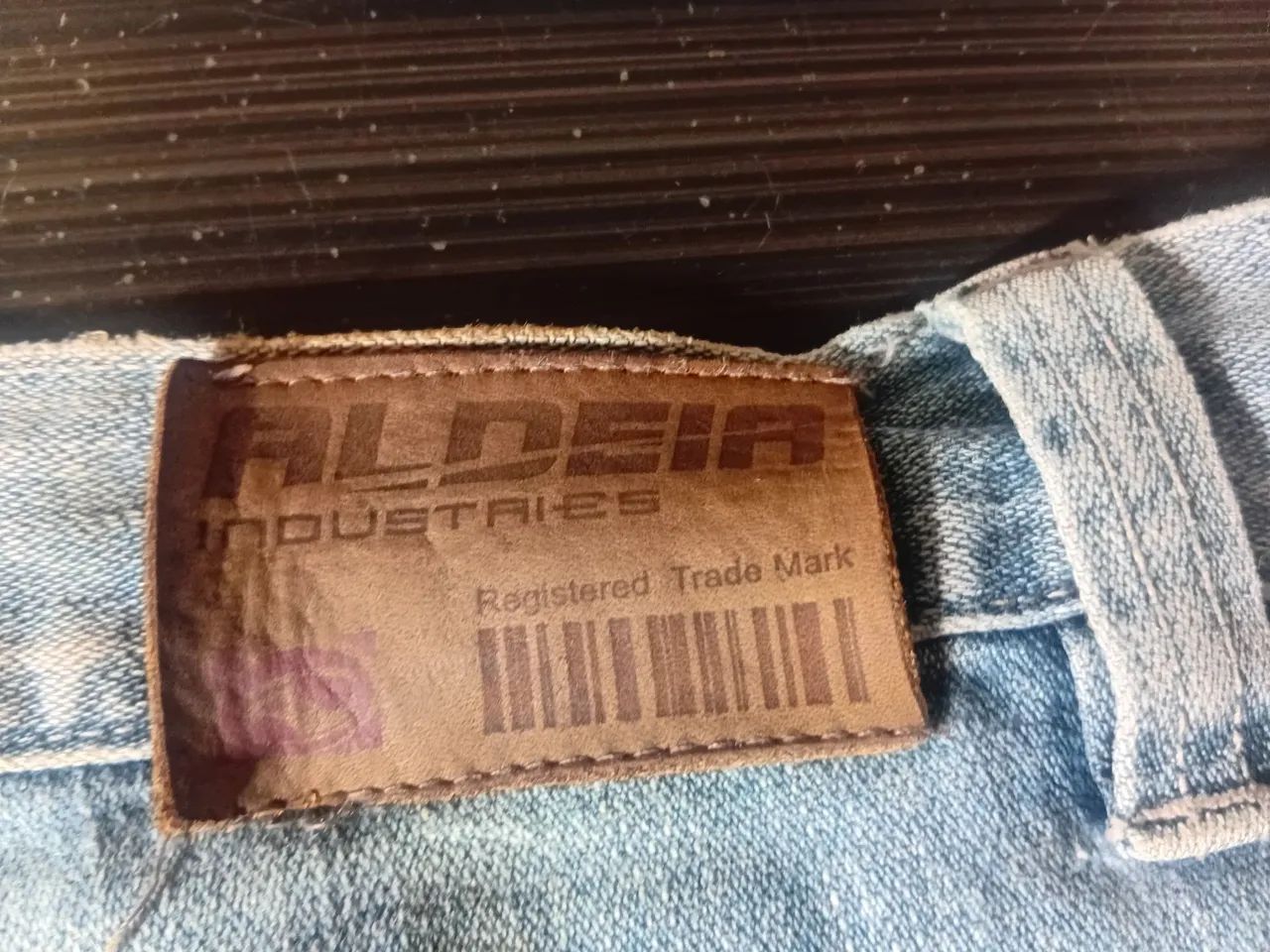 Calça jeans original da Aldeia dos ventos 46 - Foto 3