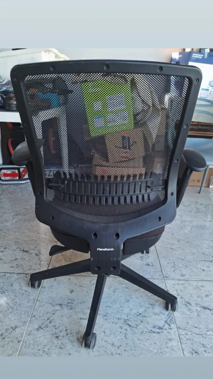 Flexform Uni All Black Chair65163255686402122