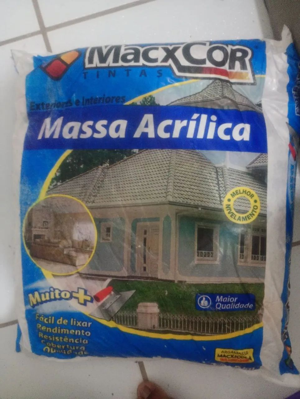 Vendo massa corrida acrílica 