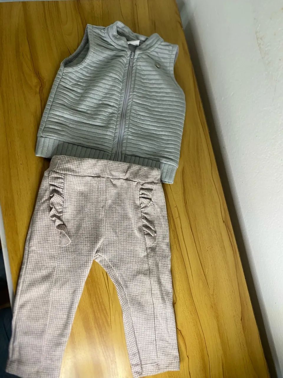Conjunto calça e colete infantil 