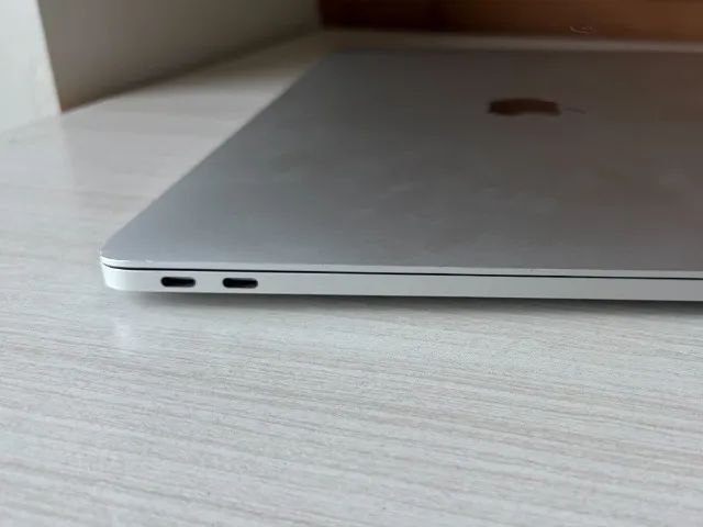 MacBookPro シルバー 2017 13インチ　corei5 MPXR2J MacBook Pro (13 polegadas, 2017, duas portas Thunderbolt 3