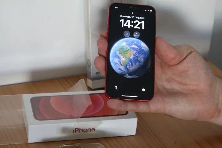 Iphone 12 mini - 256gb - Product Red - usado 75% bateria (SÓ VENDA