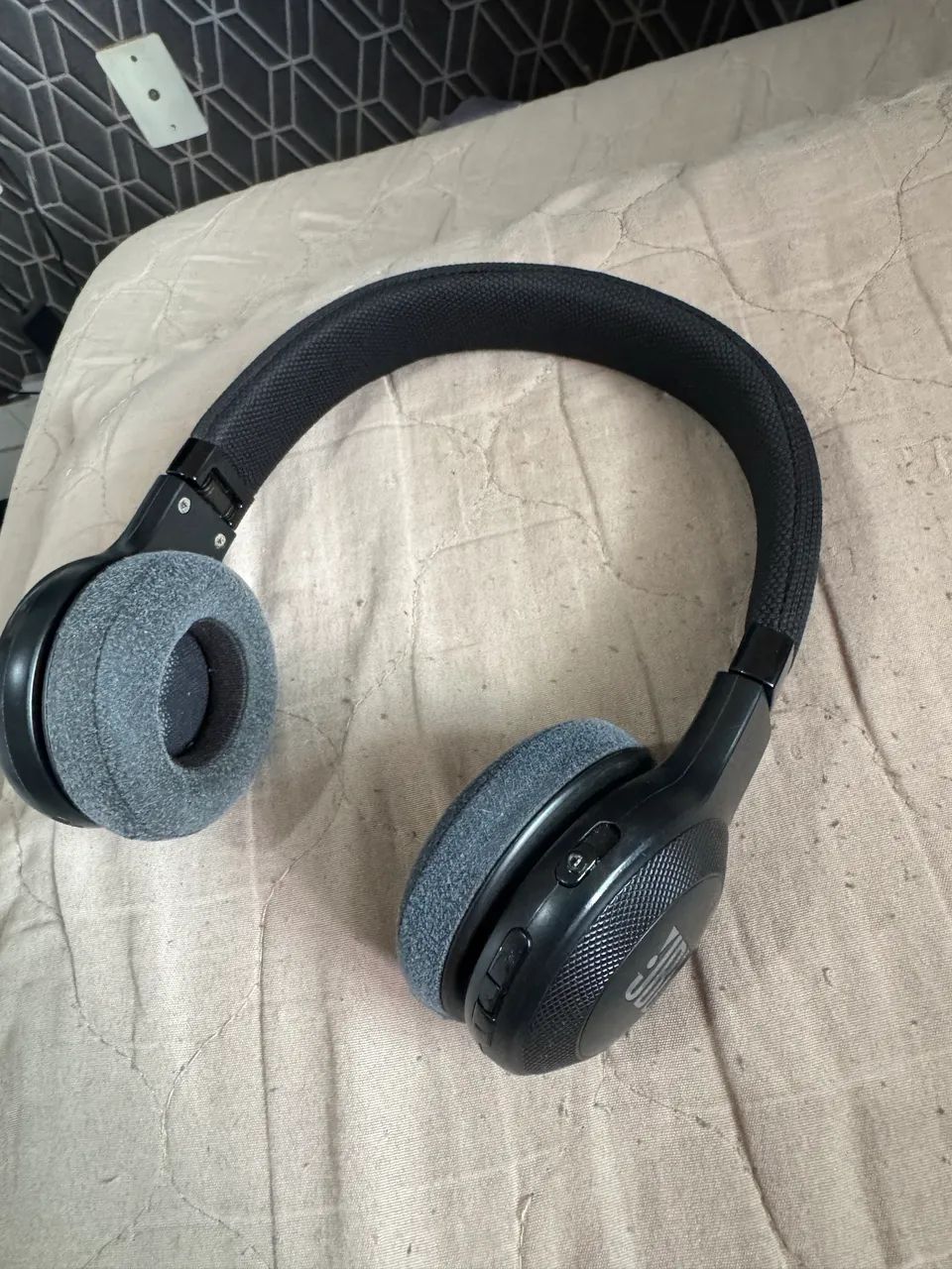 Fone de Ouvido Bluetooth JBL  E45BT- Preto - Foto 2