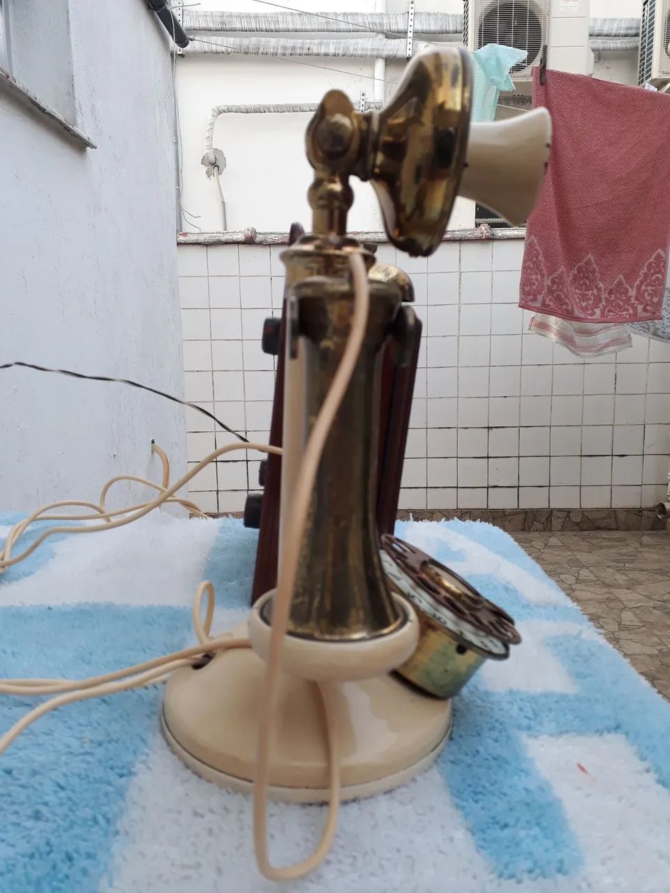 Telefone castiçal antigo com campainha - Foto 5