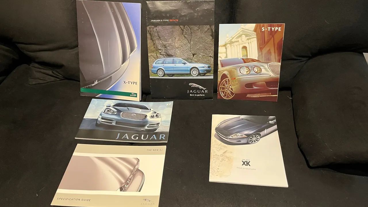 Lote de Catálogos da Jaguar - Foto 5