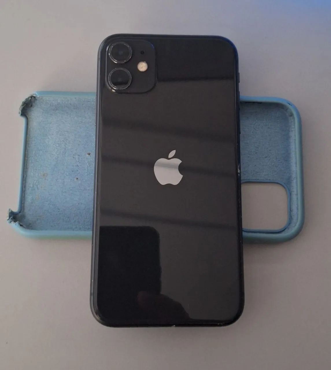 Iphone 11 128Gb preto em perfeito estado com carregador e caixa