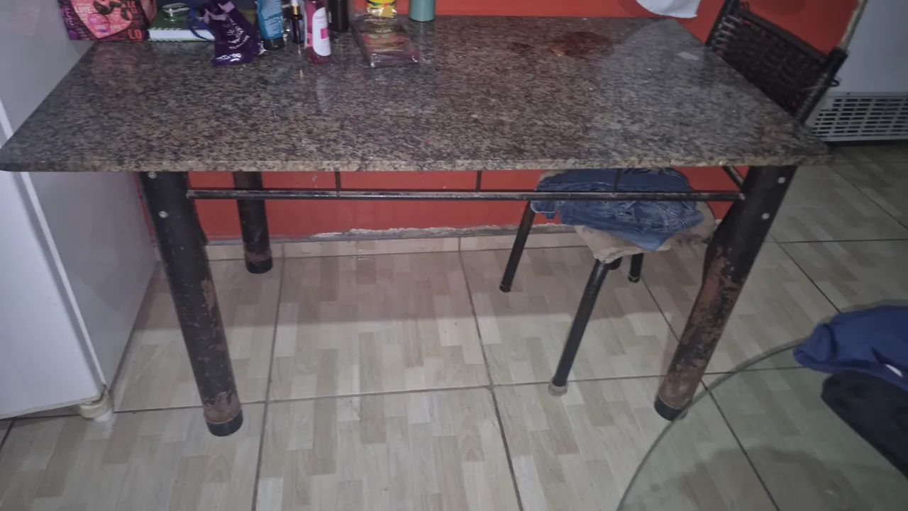 MESA DE MÁRMORE com 3 cadeiras - Foto 2