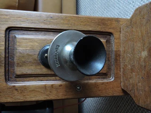 Caixa de madeira para telefone antigo. - Foto 4
