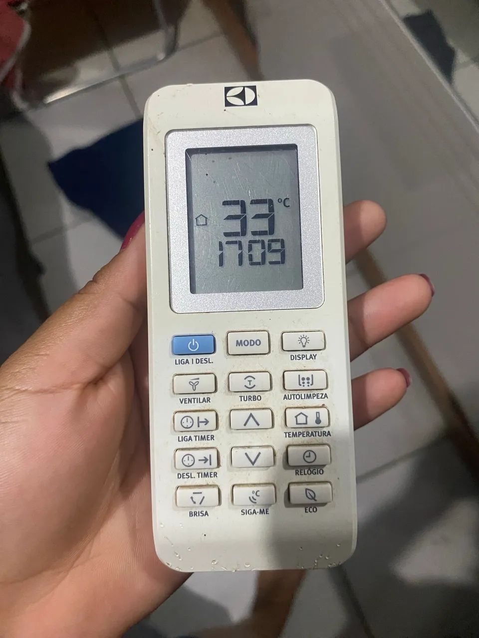 Vendo ar-condicionado 12.000 BTUs, seminovo, em ótimo estado e funcionando perfeitamente  - Foto 2