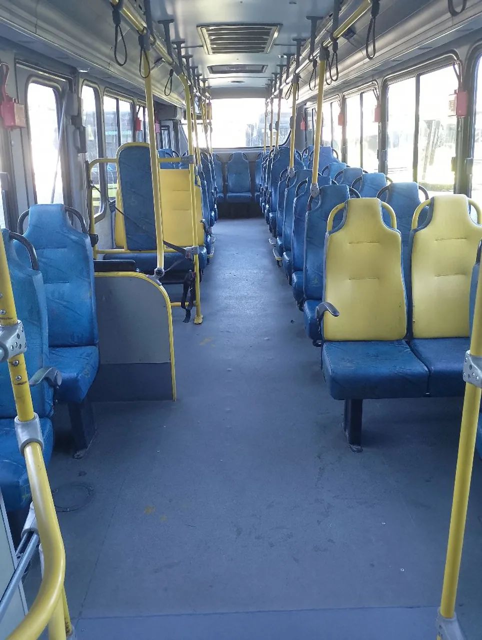 Neobus ano 2015/16 Mercedes 1721, com 42 lugares ar condicionado  - Foto 6