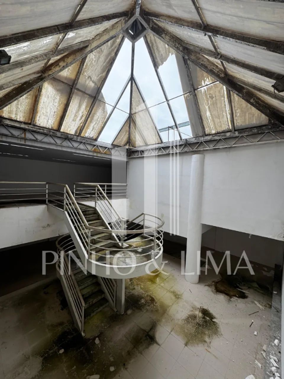 Prédio comercial no Comércio, em Belém, com 4 andares e 3.000 m² - Foto 2