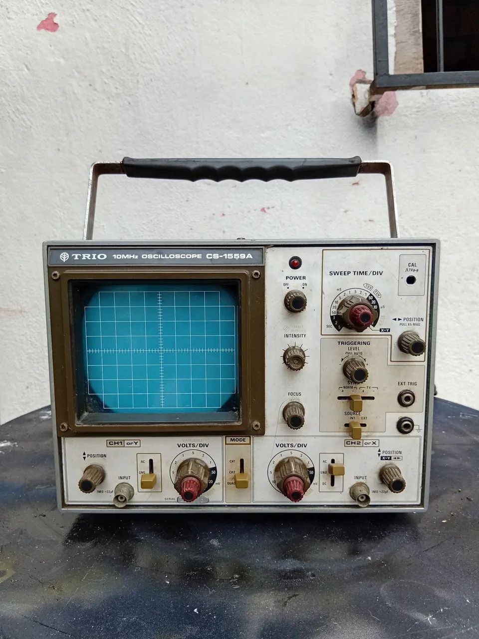 Osciloscópio de bancada 