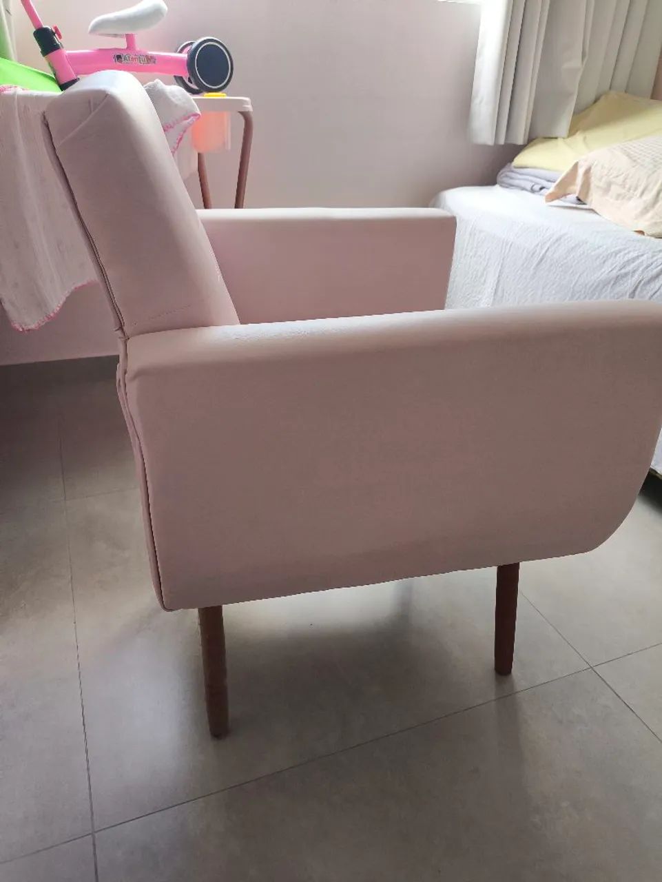 02 poltronas rosa clínica/ escritório  - Foto 2