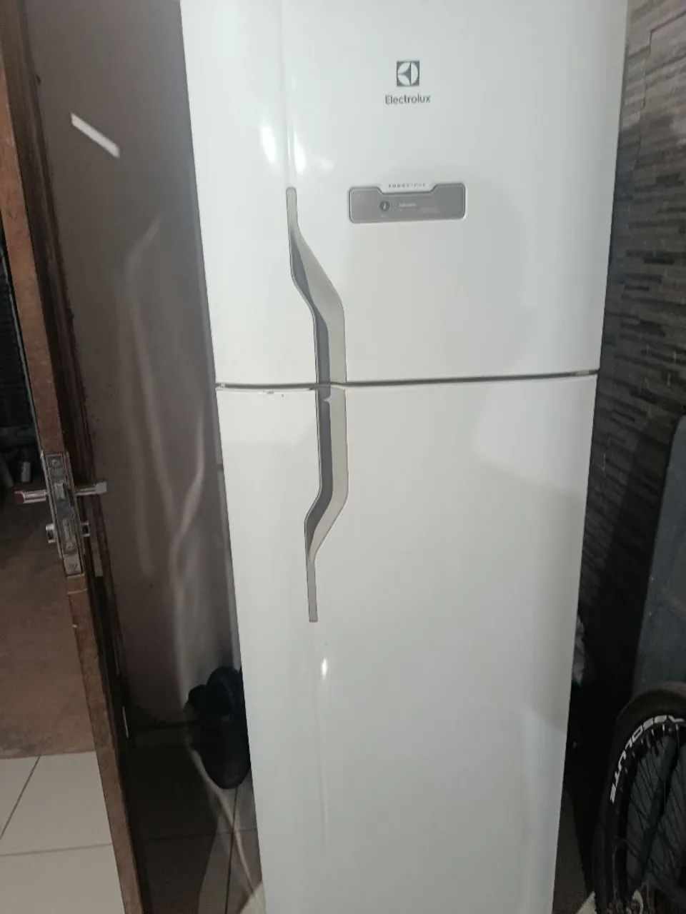 Geladeira Eletrolux 280 litros 