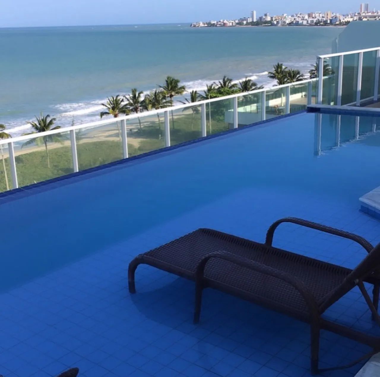 Apartamento mobiliado 2 quartos a 50m da praia - pacote 2 ou 3 meses - Foto 2