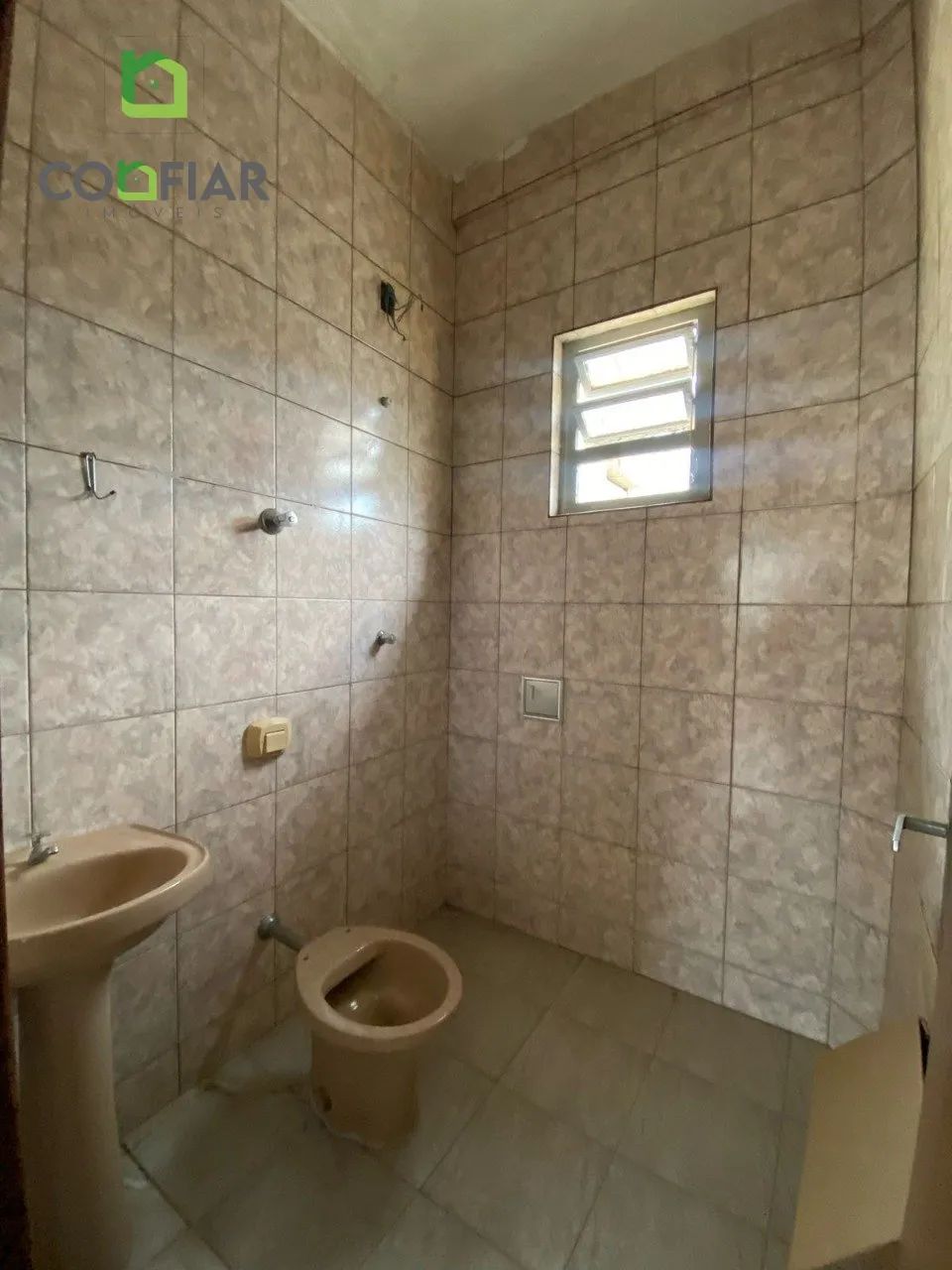 SALA COM 28 METROS E 1 BANHEIRO NO BARRIO GLORIA - Foto 4